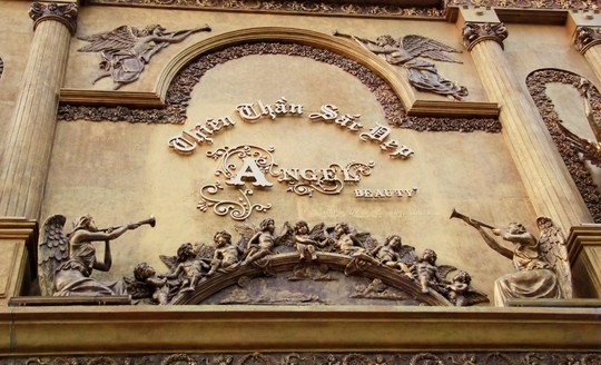 Cận cảnh tòa lâu đài dát vàng 20 tỷ độc đáo nhất Sài Gòn - 2