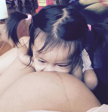 Ngân Khánh xinh tươi, nhí nhảnh trên du thuyền - 9