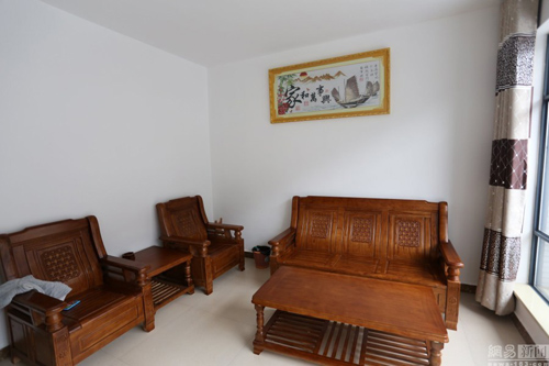 Đại gia bỏ trăm tỷ xây biệt thự cho người nghèo - 9