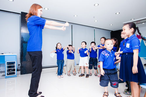 Giúp con tự tin khi học ngoại ngữ - 2