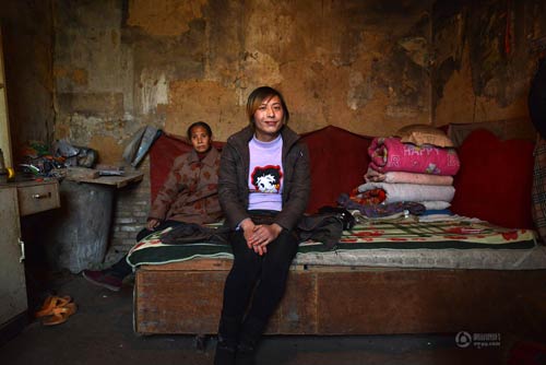 Ước mơ của chàng trai nghèo được làm phụ nữ - 1