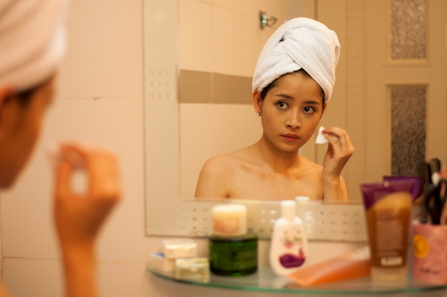 Chi Pu quot;gây sốtquot; khi được Nhan Phúc Vinh cõng trên vai - 9