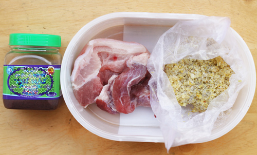 Đậm đà, lạ miệng với thịt xào mắm ruốc - 1