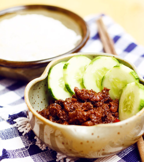 Đậm đà, lạ miệng với thịt xào mắm ruốc - 4