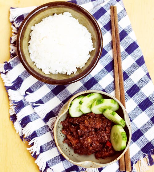 Đậm đà, lạ miệng với thịt xào mắm ruốc - 5