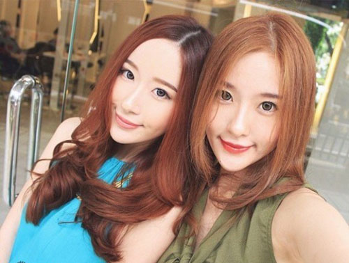 Cặp chị em song sinh tạo #039;sóng#039; vì giống hệt mỹ nữ Hàn - 2