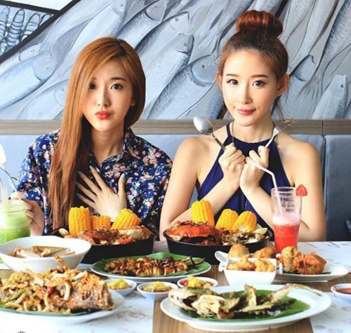 Cặp chị em song sinh tạo #039;sóng#039; vì giống hệt mỹ nữ Hàn - 4