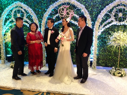 Mr Đàm hát chúc mừng trong đám cưới Lam Trường - 7