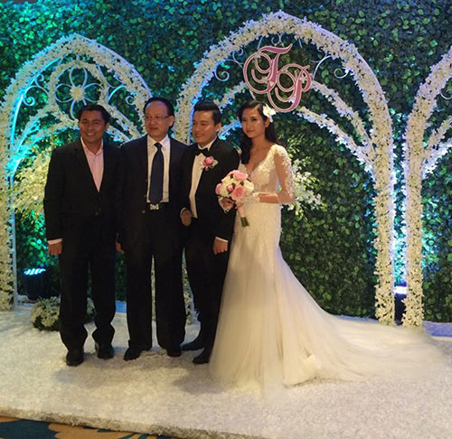 Mr Đàm hát chúc mừng trong đám cưới Lam Trường - 8