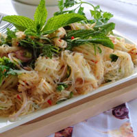 Miến trộn mực cay cay, giòn giòn