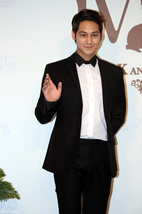 Triệu Vy giản dị tới mừng đám cưới Hựu Đình - Viên Viên - 9