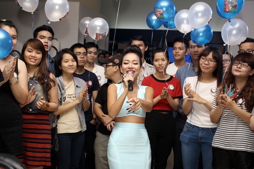 Tâm Tít quot;chặt chémquot; đồng nghiệp, Thảo Trang quot;quậyquot; với fan - 12