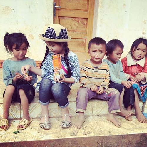 Cô bé Hà Nội 7 tuổi lọt top 10 mẫu nhí trên báo Mỹ - 12