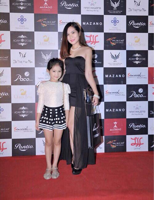 Cô bé Hà Nội 7 tuổi lọt top 10 mẫu nhí trên báo Mỹ - 9