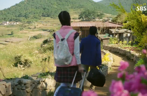 Ngắm nhà nhỏ xinh trong phim Hàn đang gây sốt “Pinocchio” - 4