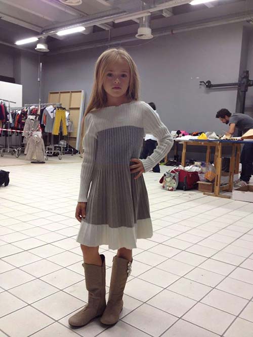 Mẫu nhí đẹp nhất thế giới gây tranh cãi vì quá gợi cảm - 10