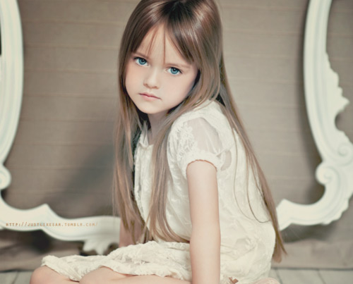 Mẫu nhí đẹp nhất thế giới gây tranh cãi vì quá gợi cảm - 3