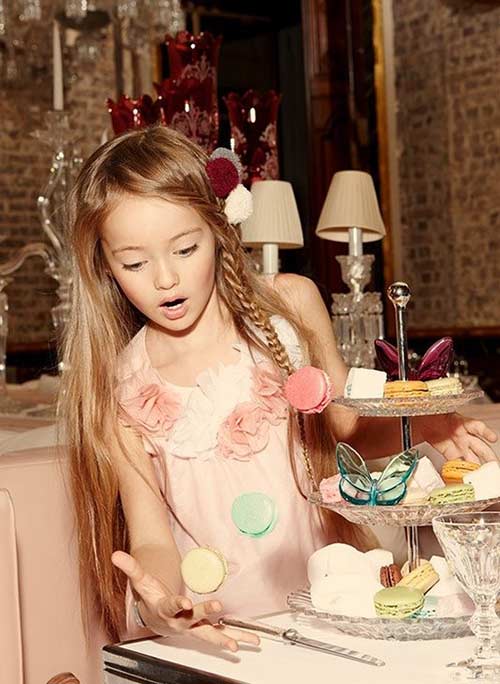 Mẫu nhí đẹp nhất thế giới gây tranh cãi vì quá gợi cảm - 14