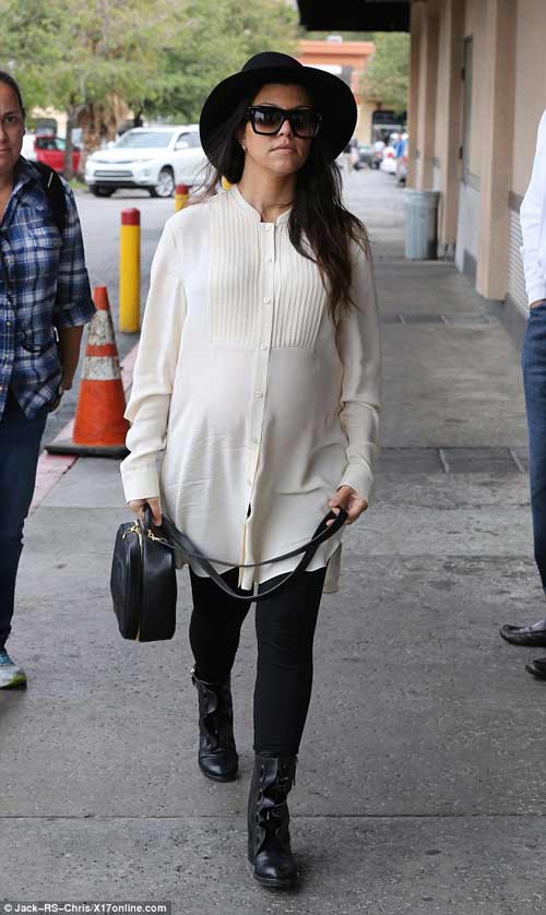 Chị gái Kim Kardashian tự tin khoe ảnh nude bầu - 5