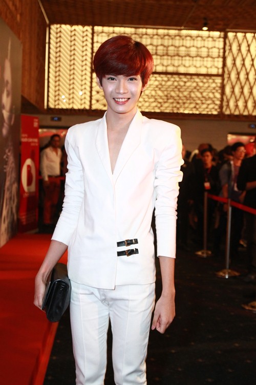 Thủy Top mặc áo xuyên thấu liều lĩnh - 10