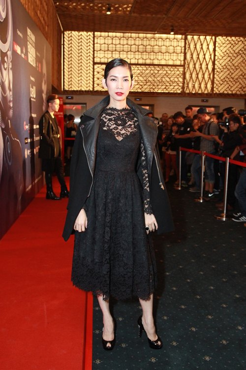 Thủy Top mặc áo xuyên thấu liều lĩnh - 5