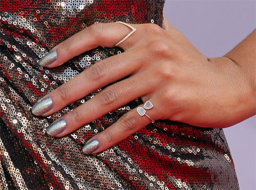 Muôn vàn mẫu nail rực rỡ cho tiệc cuối năm - 2