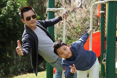 Hoàng Bách: Từng lo hai bố con bị #039;ném đá#039; - 3