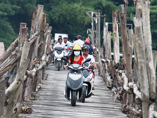 Nha Trang: Giữa thành phố, qua cầu mà run - 1