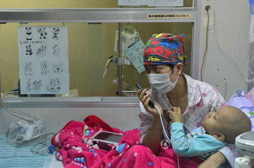 Cha chịu đấm “ăn xin” được 2,8 tỷ đồng chữa bệnh cho con - 2