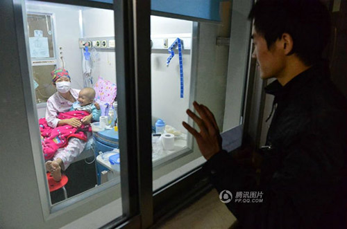 Cha chịu đấm “ăn xin” được 2,8 tỷ đồng chữa bệnh cho con - 4