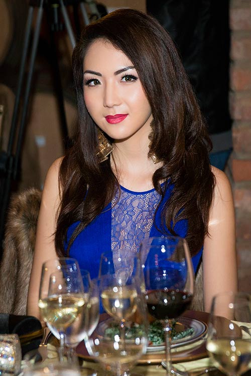 HH Jennifer Chung xinh đẹp hội ngộ danh ca Ý Lan - 3