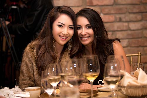 HH Jennifer Chung xinh đẹp hội ngộ danh ca Ý Lan - 10