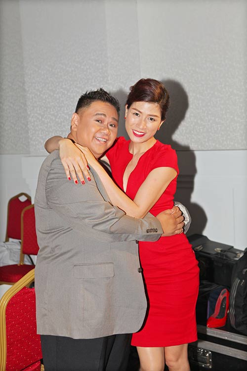 HH Jennifer Chung xinh đẹp hội ngộ danh ca Ý Lan - 16