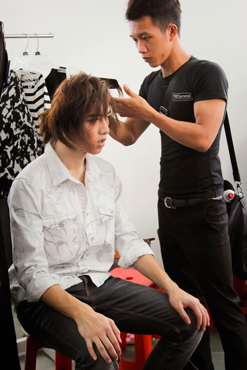 Thí sinh Next Top bụi bặm tại xưởng quần jeans - 4