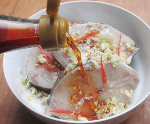 Cá giò kho thịt đậm đà cơm cuối tuần - 3