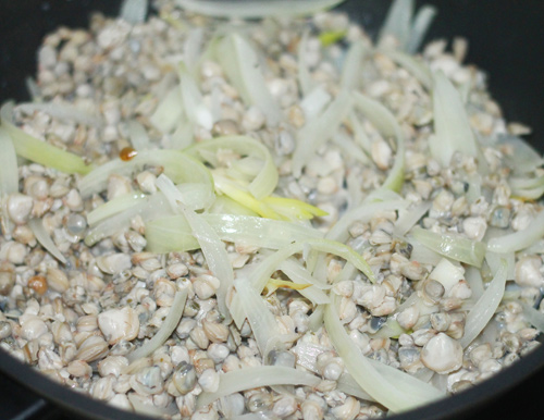 Hương vị miền Trung trong hến xúc bánh đa - 6