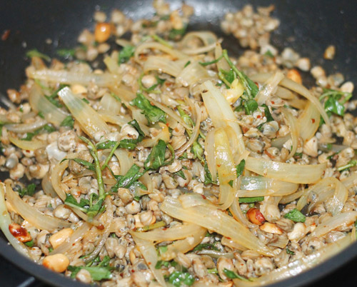 Hương vị miền Trung trong hến xúc bánh đa - 7