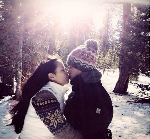 HH Diễm Hương tình cảm với bạn trai trên tuyết - 3