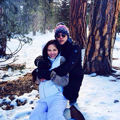 HH Diễm Hương tình cảm với bạn trai trên tuyết - 2