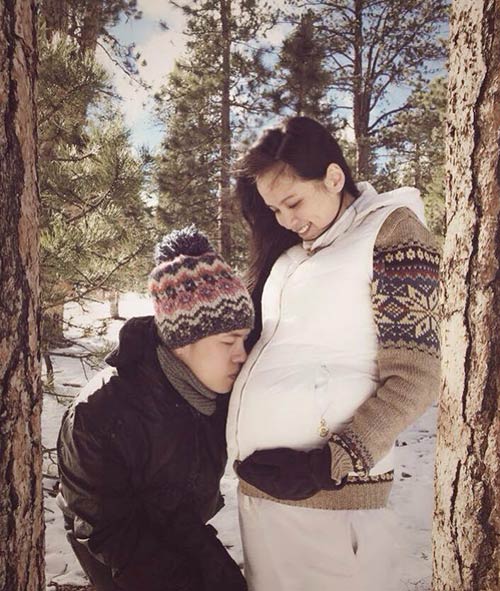 HH Diễm Hương tình cảm với bạn trai trên tuyết - 5