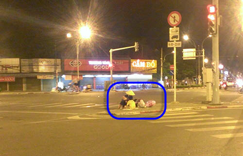 Đêm đầu tiên “không cho tiền người ăn xin” ở TPHCM - 2