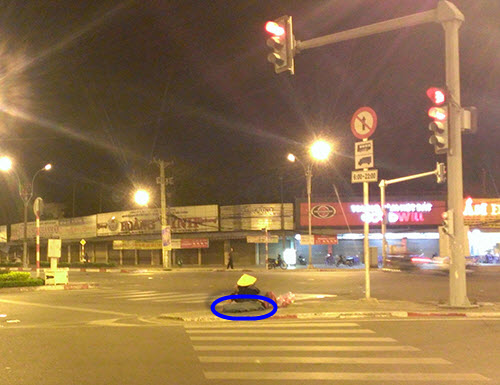 Đêm đầu tiên “không cho tiền người ăn xin” ở TPHCM - 6