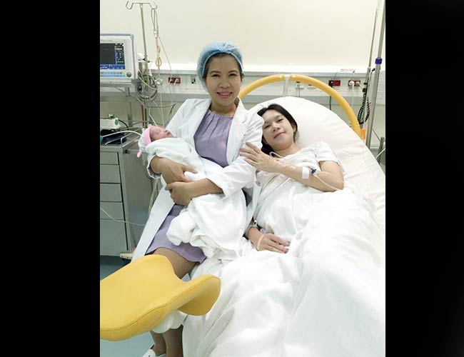 Minh Hà vẫn lựa chọn sinh tại bệnh viện cô đã từng trải qua 2 lần vượt cạn trước đó với Rio và Cherry.
