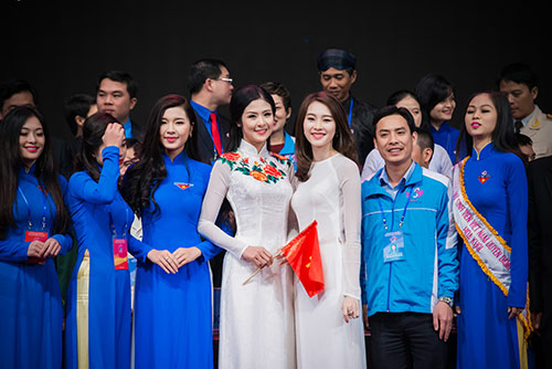 HH Đặng Thu Thảo đẹp hút hồn bên Ngọc Hân - 13