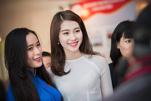 HH Đặng Thu Thảo đẹp hút hồn bên Ngọc Hân - 4