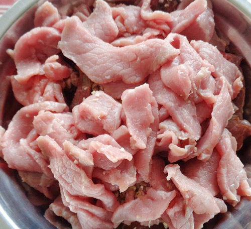 Thịt bò xào hành ăn kèm bún ngon ơi là ngon - 2