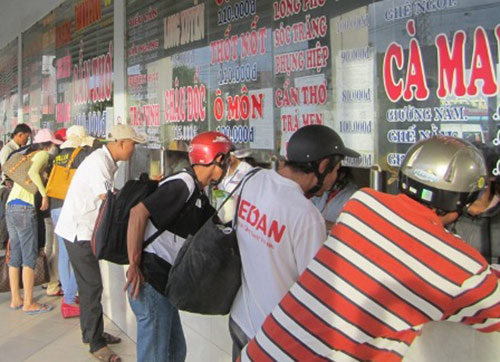 Vé xe Tết âm lịch 2015 tăng cao nhất 60% - 1