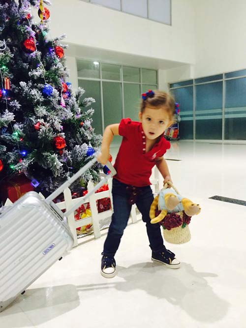 Con gái Hồng Nhung quá đỗi tinh nghịch, đáng yêu - 9