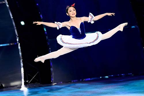 MC Đại Nghĩa “mê mệt” điệu múa Thái của Lâm Tố Như - 1