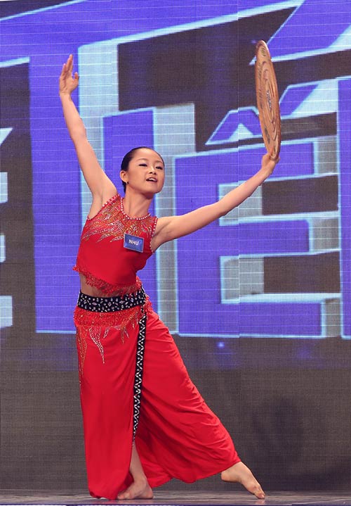 MC Đại Nghĩa “mê mệt” điệu múa Thái của Lâm Tố Như - 3